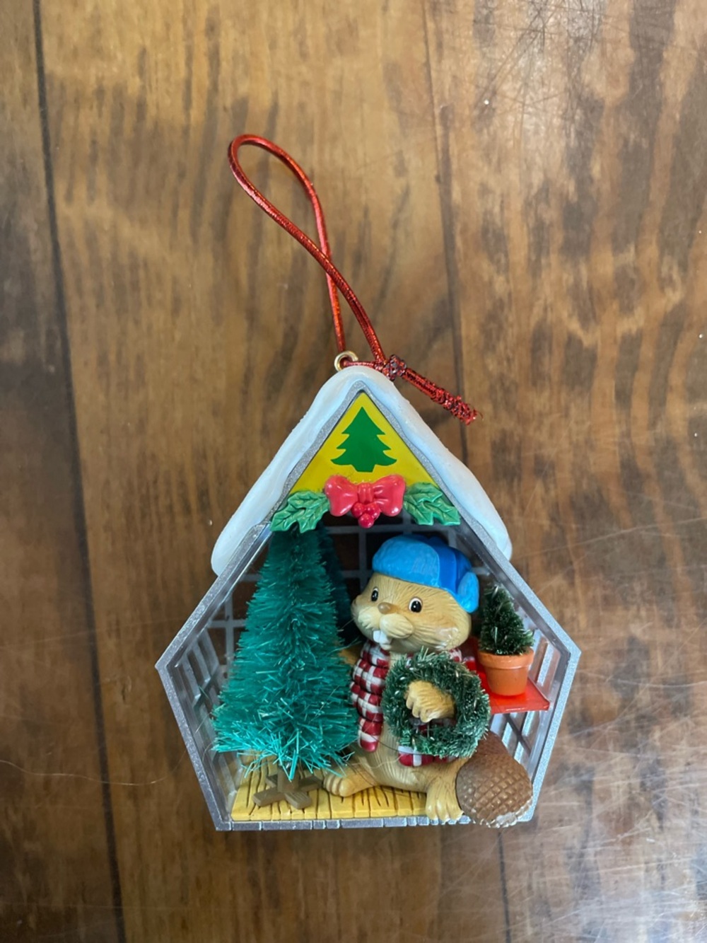 Vintage 1998 Holiday Beaver Plant Shop Diorama Light Cover Christmas Ornament